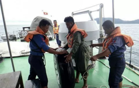 Recuperan al menos 29 cadáveres tras accidente de avión militar en Birmania