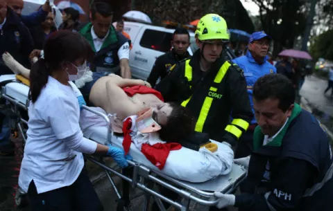 Arrestan a ocho personas por explosión en centro comercial de Bogotá 