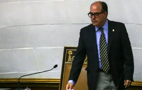 Oposición venezolana llama a rebelarse contra el cambio de la Constitución