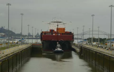 Buscan regular uso de aportes del Canal de Panamá al Tesoro
