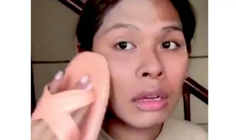 No estás a la moda si no te maquillas con una chancleta