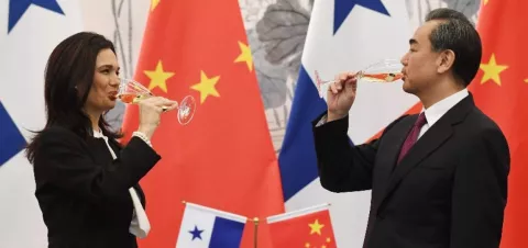 La danza de millones chinos que hizo cambiar de aliado a Panamá