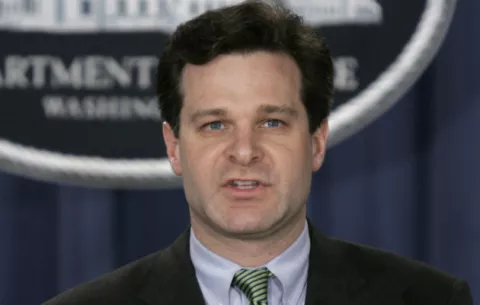 Christopher Wray, perfecta mezcla de solidez legal y conexiones políticas para dirigir el FBI