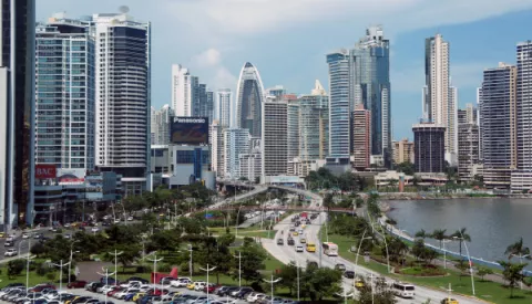 Latinoamérica debería invertir tres o cuatro veces más en infraestructuras