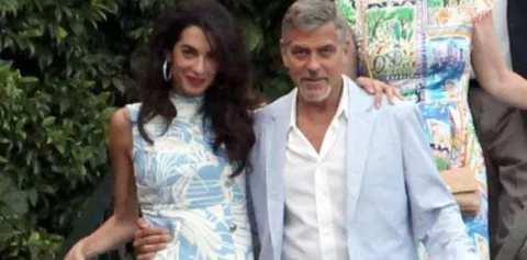 Celebridades que juegan con sus atuendos