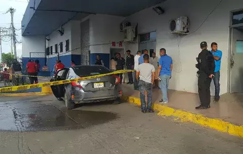 Disparan más de 10 veces contra conductor en Colón 