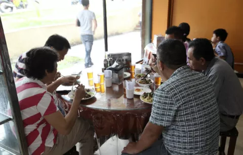 Restaurantes enfrentan pérdidas económicas por competencia desleal