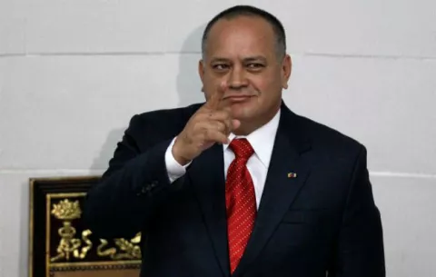 Diosdado Cabello desea que aparezca "un Hugo Chávez" en Colombia