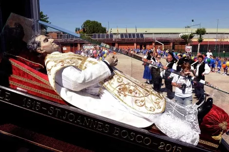 Roban reliquias de San Juan Bosco de basílica en Italia 