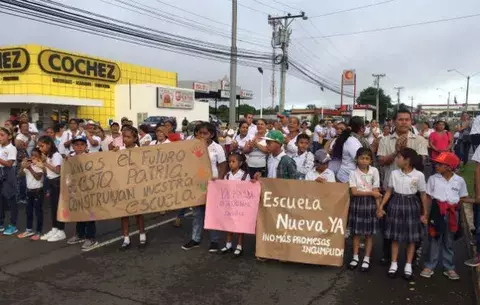 Exigen al Meduca respuesta para Escuela Miguel Alba de Soná 