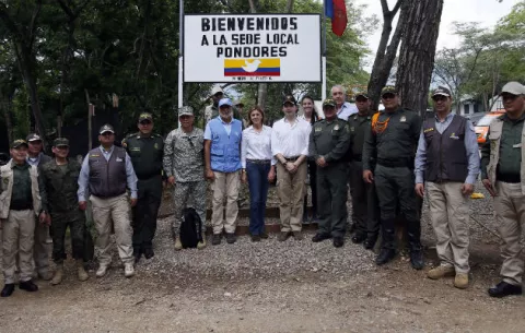 Más de 100 miembros de las Farc huyen de zonas reunión y se entregan al Ejército