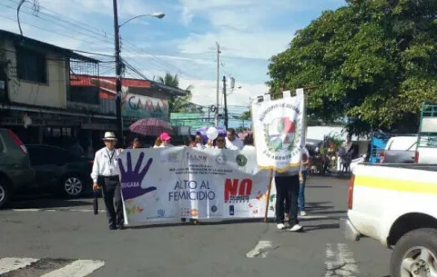 Marchan contra violencia en Bugaba