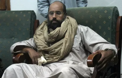 Liberan al hijo de Gadafi después de cinco años detenido 