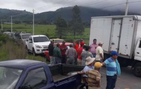 Gremios de productores deciden no participar del diálogo con el Gobierno
