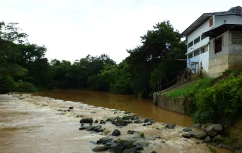 Irregular producción de agua en Chitré por turbiedad en río La Villa