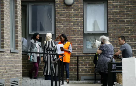 Crece la crisis de seguridad contra incendios en Londres 