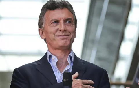 Macri cree que fomento de sector ferroviario impulsará la economía argentina