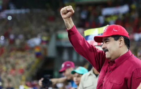 Maduro acusa a la fiscal general de liderar a opositores a la Constituyente