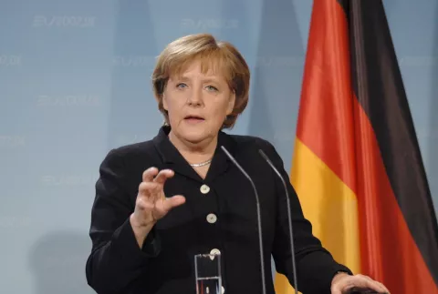Alemania aprueba el matrimonio homosexual, con Merkel en contra