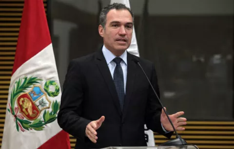 Comunicador le dice "baboso" a ministro de Cultura de Perú