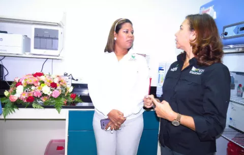 Inauguran moderno laboratorio con tecnología de punta en Colón