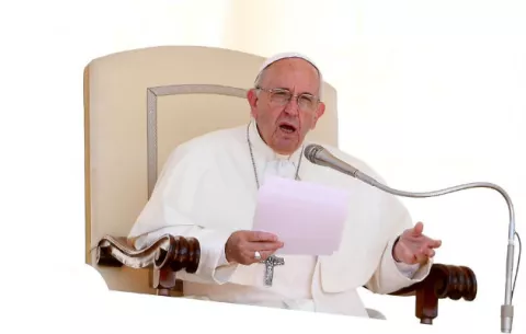 El papa dice que el amor matrimonial es para siempre o mejor no casarse
