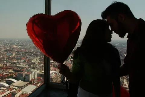 Las mujeres sienten atracción por hombres parecidos a sus hermanos