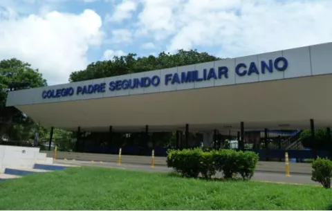 Docentes en paro militante en colegio de Monagrillo