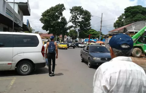 Inicia proceso para construir estacionamientos en parque Feiullet