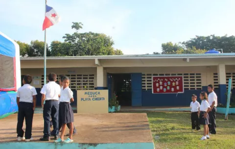 Suspenden clases en Panamá Oeste y Colón por paso de onda tropical