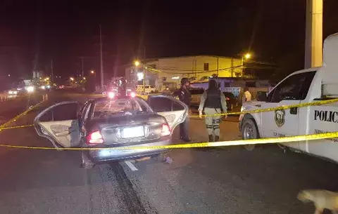 Policía y asaltante heridos tras robo y tiroteo en Colón 