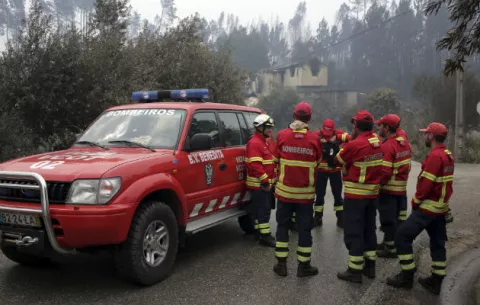 Identifican 24 de las 62 víctimas mortales del incendio de Portugal