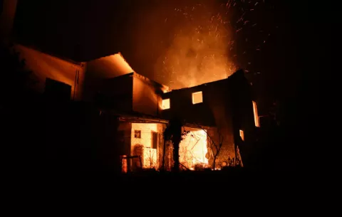 Al menos 19 muertos en un incendio declarado en el centro de Portugal