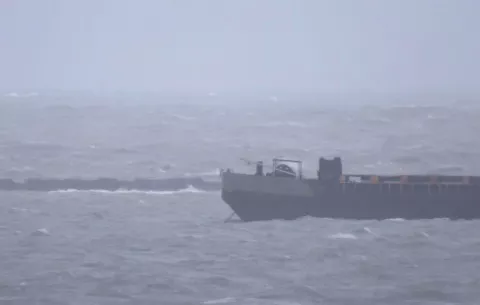 Ráfagas de viento y mal tiempo en centro de Colón y ambas costas