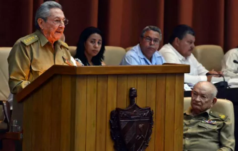 Raúl Castro celebra con incógnitas su último cumpleaños al frente de Cuba