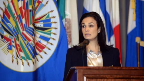 Isabel Saint Malo, de Washington D.C., al balneario de Cancún
