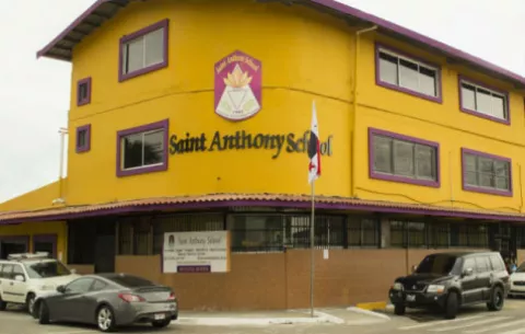 Sentencian a ‘Saint Anthony School' por no coordinar aumentos