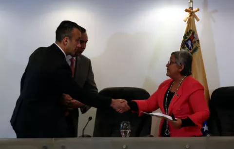 Hallan el helicóptero que fue usado para atacar la sede de Supremo venezolano