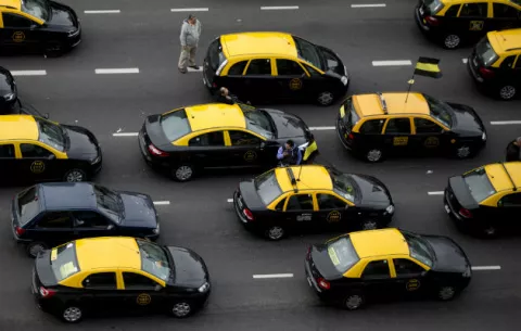 Easy Taxi y Smart Taxi multados en Colombia con 170 mil dólares por competencia desleal 