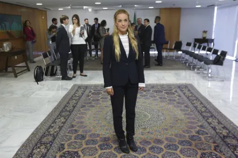 Alcalde asegura que Leopoldo López quería casa por cárcel, pero su esposa lo impidió