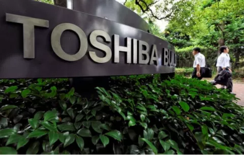 Toshiba eleva su estimación de pérdidas hasta los 8,008 millones de euros