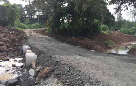 Residentes de Bique se mantienen vigilantes por trabajos de vado