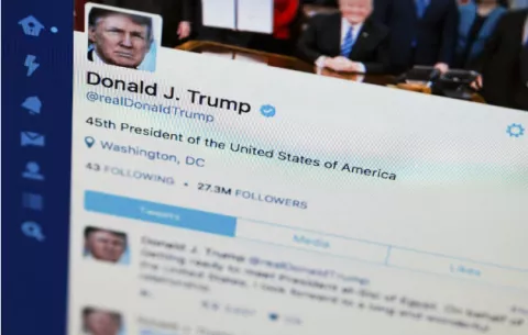 Amenazan con demandar a Trump si no desbloquea a sus críticos de Twitter