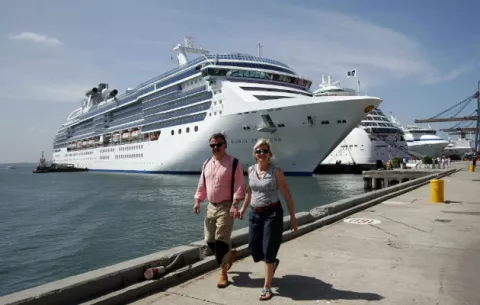 125 cruceros trajeron a más de 200 mil turistas a Panamá en 2017