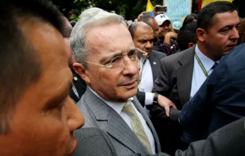 Uribe modificará acuerdo con las FARC si su partido gana elecciones de 2018