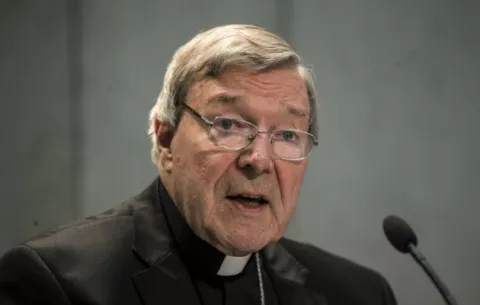 Acusan al cardenal  Pell de abuso sexual 