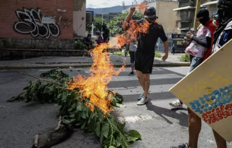 Oposición venezolana exige liberación de estudiantes detenidos en protesta