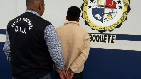 Aprehenden a dos por robo agravado y un menor por pandillerismo