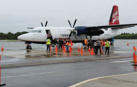 Primer chárter de Costa Rica llega al aeropuerto de Río Hato
