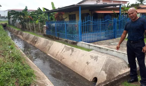 Perocupados por aguas servidas 